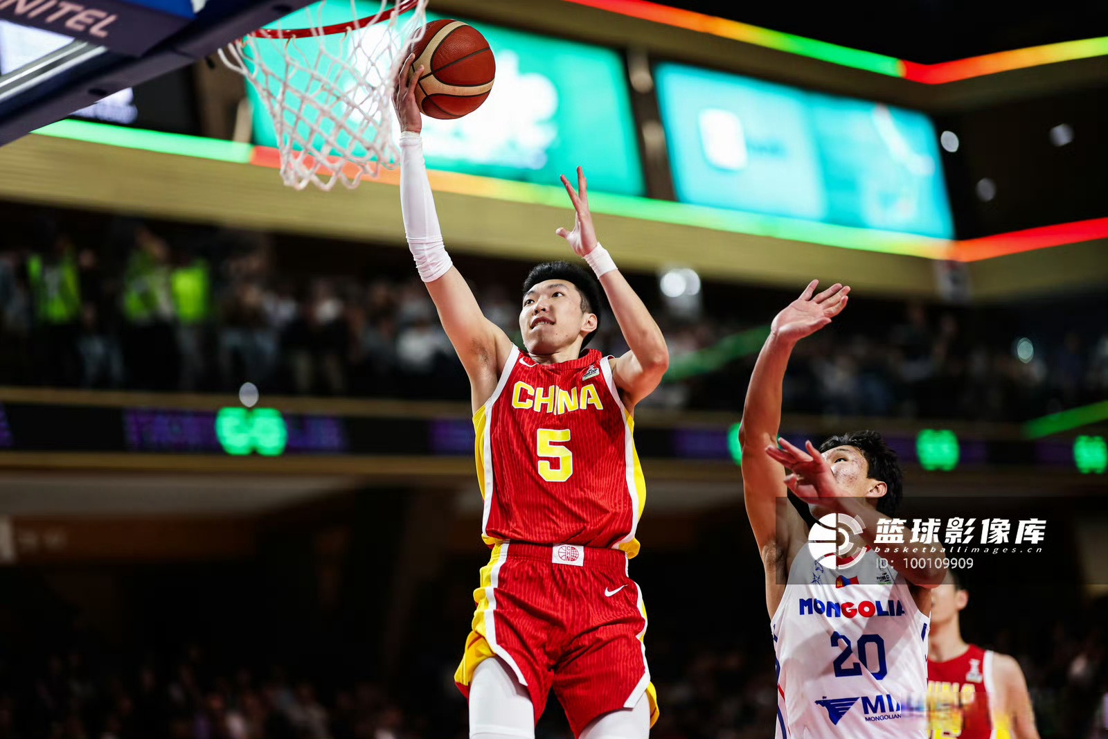 C7娱乐-山东男篮残暴登顶CBA荣誉之巅(山东男篮残暴登顶cba荣誉之巅是谁)