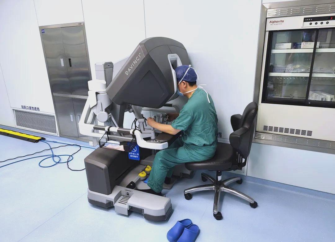 C7娱乐-莱群球员成功接受手术治疗，将尽快复出的简单介绍