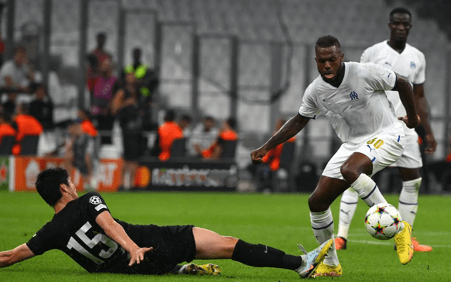 C7娱乐-法兰克福后防线稳固，已经多场比赛零封对手(法兰克福后防线稳固,已经多场比赛零封对手了吗)