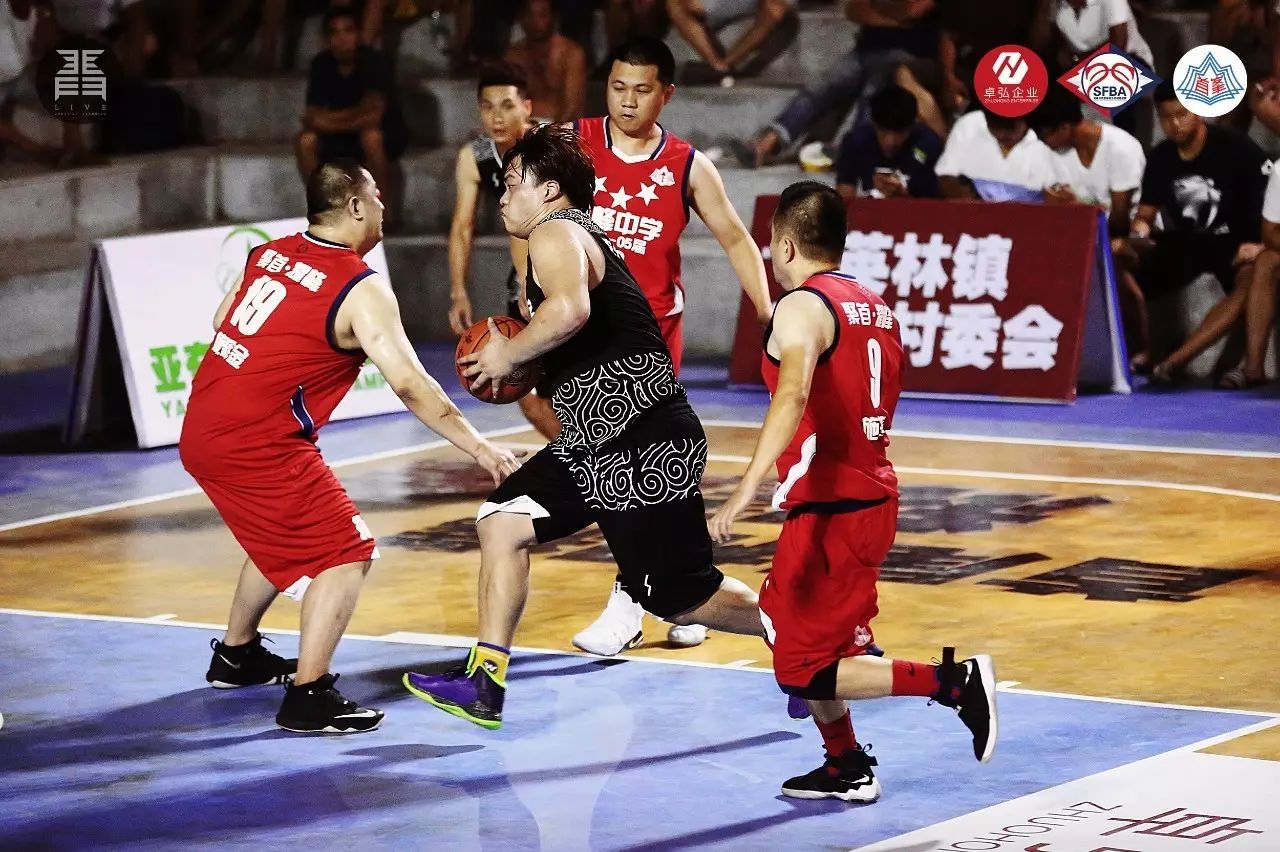 关于俄罗斯篮球联赛开幕式壮观，吸引全球目光的信息