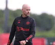 关于曼联砸出惊人报价欲签下莱斯特城巨星的信息