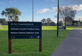 包含英姿飒爽：中国女足队员用汗水与梦想谱写传奇的词条