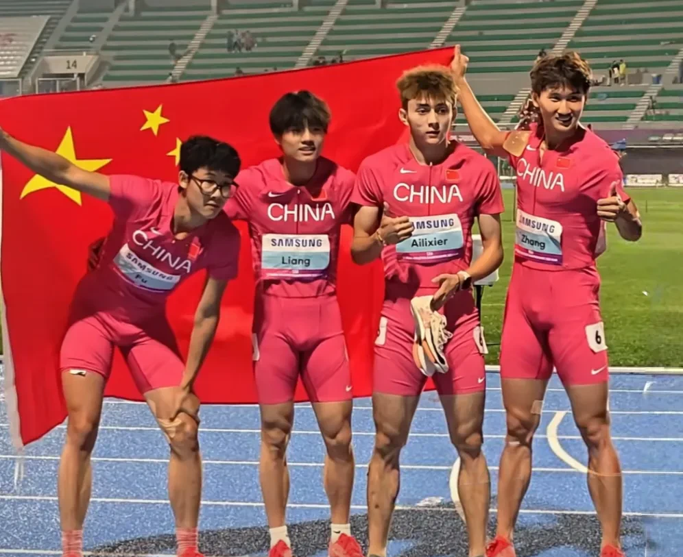 波澜起伏的比赛,球员们为荣耀奋力拼搏(波澜起伏下一句) 波澜起伏的比赛,球员们为荣耀奋力拼搏(波澜起伏下一句)